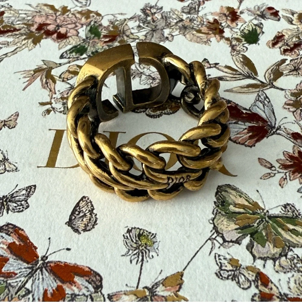 ❌Sold❌ Dior 30 Montaigne Crystal Embellished Chain Ring - Picture 3 of 7